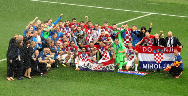 证明了他作 证明了他作