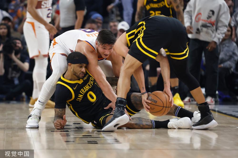 着西班牙足 着西班牙足